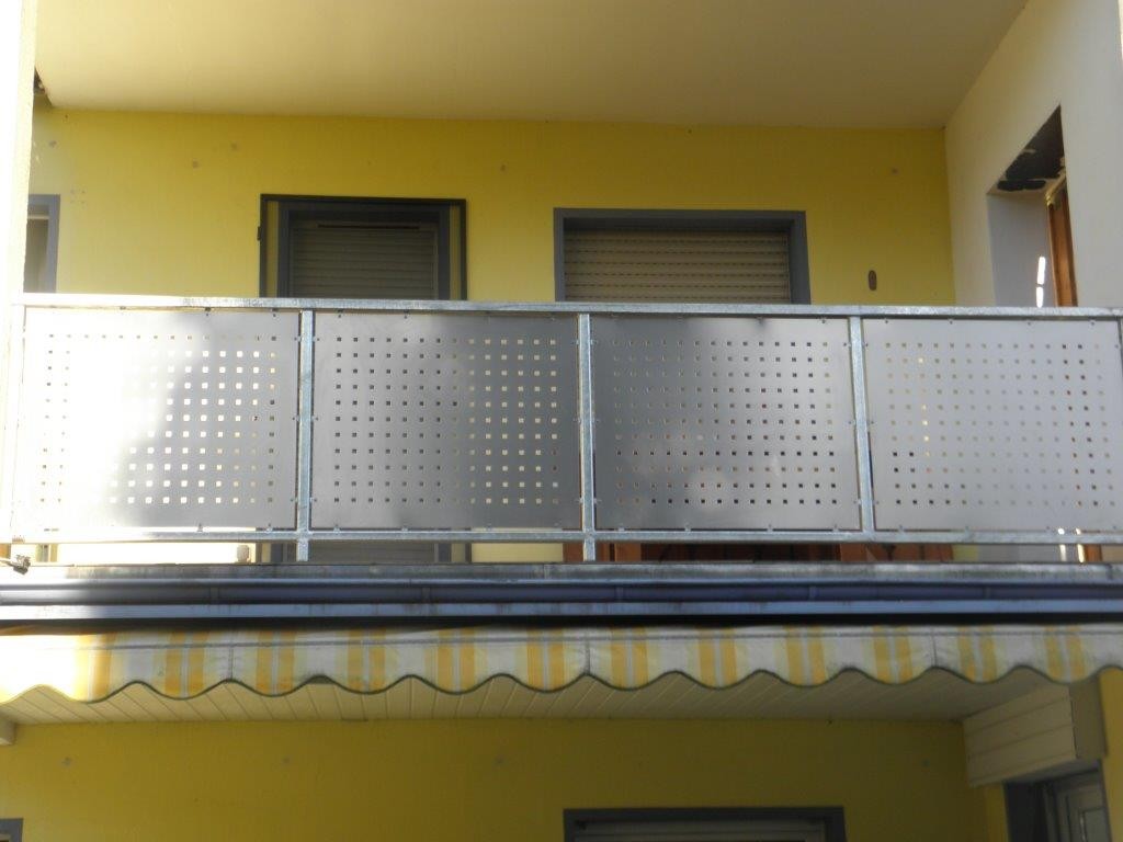 Balkon-Geländer mit Schutz - Schmiede und Schlosserei Wegmann aus Heiligenhaus